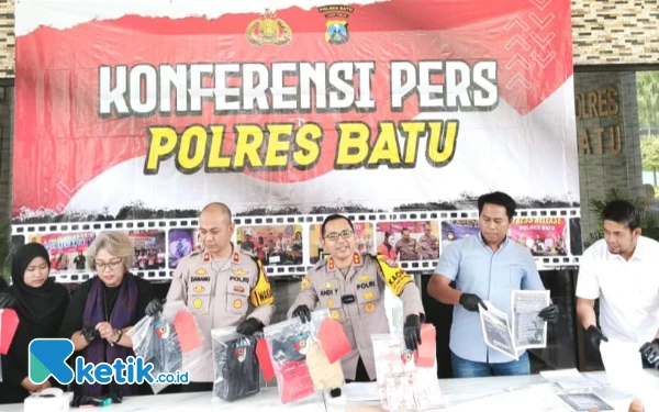 Thumbnail Kasus Pemerasan Pengasuh Pesantren di Batu: Polisi Lakukan OTT, Oknum Wartawan dan Aktivis Diciduk