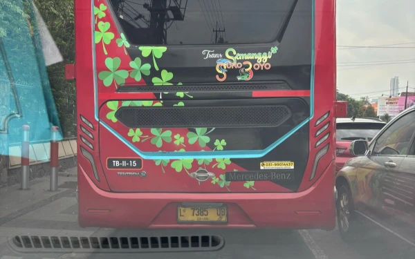 Thumbnail Komisi C DPRD Surabaya Panggil Manajemen Bus Trans Semanggi Buntut Ugal-ugalan di Jalan