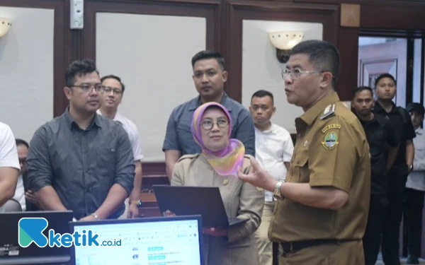 Thumbnail Hari Pertama Bertugas, Wagub Jabar Bersilaturahmi dengan Pegawai Gedung Sate