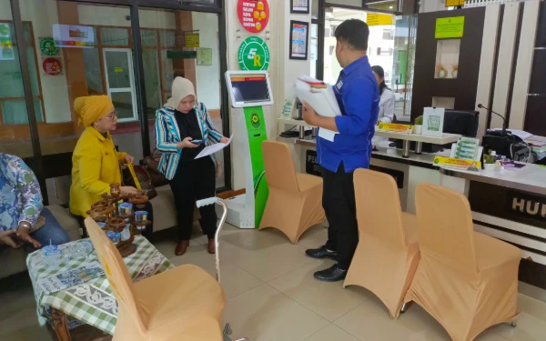 Thumbnail Mohon Bantaran Sakit, Terdakwa OTT Disnakertrans Sumsel Terancam Urung Sidang Perdana