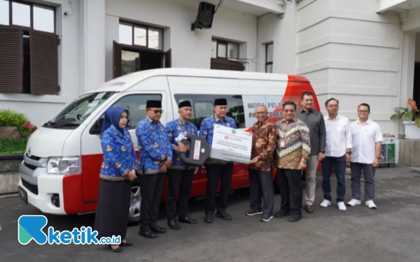 Thumbnail Program CSR Bank Jatim Beri Bantuan Pemkot Malang dan Pemkab Tulungagung