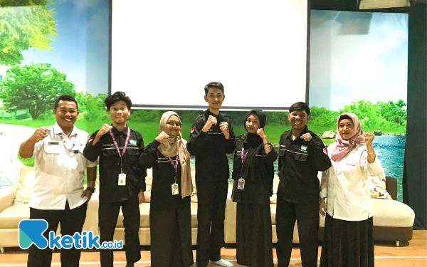 Thumbnail Tak Hanya Unggul Teori, PJBL SMKN 1 Surabaya Bentuk Lulusan Hadapi Tantangan Dunia Kerja