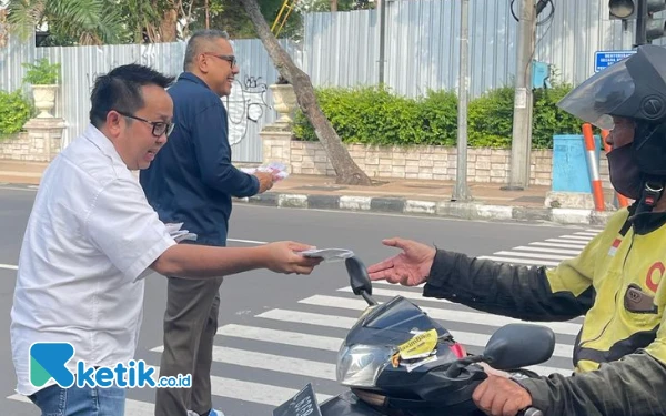 Thumbnail Kritik Maraknya Curanmor Surabaya, Fraksi PSI DPRD Surabaya Bagikan Cakram Gratis