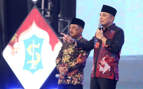 Thumbnail Eri Cahyadi Ajak Warga Mampu Surabaya Berbagi, Sebut Anggaran Rp12 Triliun Tidak Cukup Entas Kemiskinan