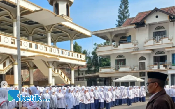 Thumbnail Ponpes Baitul Arqom Lembur Awi, 103 Tahun Berdiri Kokoh dari Generasi ke Generasi