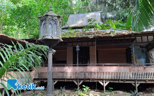 Thumbnail Rumah Adat di Taman Budaya Saruma Halmahera Selatan Tak Terurus