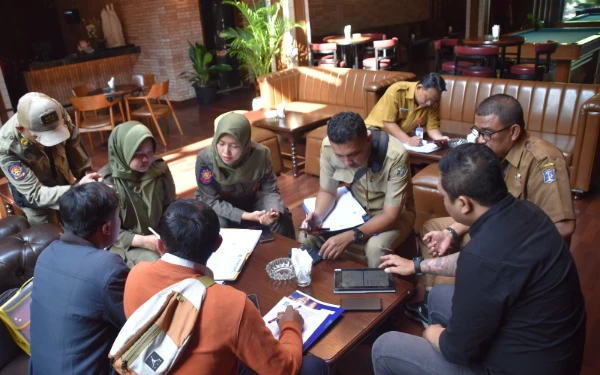 Thumbnail Satpol PP Surabaya Gerak Cepat! Sidak RHU yang Diduga Masih Beroperasi