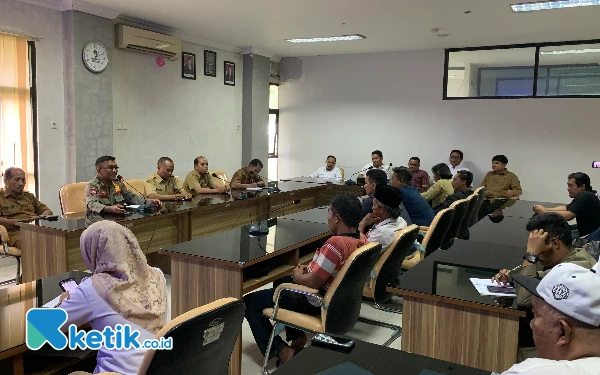 Thumbnail Berita - DPRD Kabupaten Blitar Gelar Audiensi Bahas Pembukaan Kembali Tambang