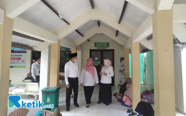 Thumbnail Jadwal Operasi Terkesan Ditunda, Mahfud Anggota DPRD Sampang Sidak RSUD dr Mohammad Zyn