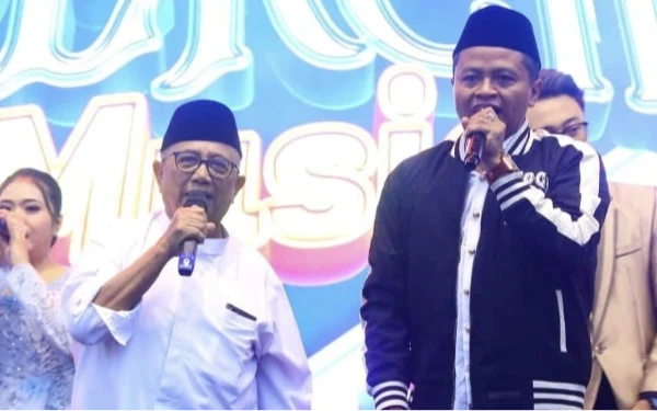 Thumbnail Ribuan Warga Blitar Tumpah Ruah di Pesta Rakyat, Bupati Rijanto: Pilkada Usai, Saatnya Bersatu!