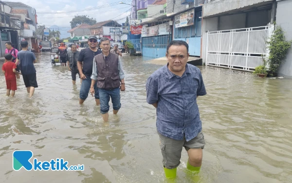 Thumbnail Kadisdik Kab Bandung Tinjau Sekolah yang Terendam Banjir