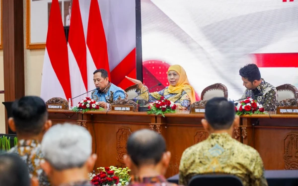 Thumbnail Berita - Gubernur  Khofifah Sambut Baik Peluncuran 70 Ribu Koperasi Desa Merah Putih