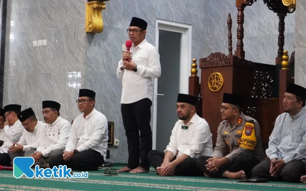 Thumbnail Safari Ramadhan di Sisir, Wali Kota Batu Ajak Warga Jaga Kerukunan