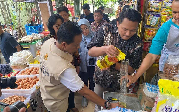 Thumbnail Cek Minyakita, Polda DIY Terjunkan Tim di Pasar Beringharjo Yogyakarta, Ini Hasilnya