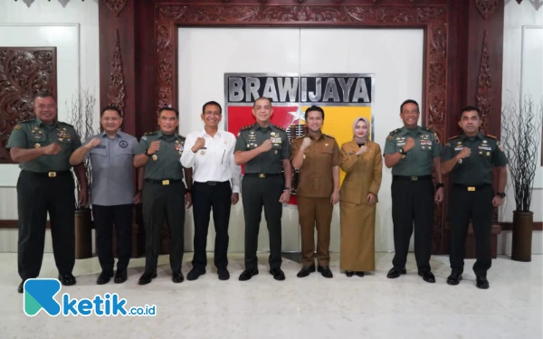 Thumbnail Bupati Bojonegoro Hadiri Penandatanganan Kerjasama Pemprov Jatim dengan Kodam V Brawijaya