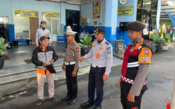 Thumbnail Uji KIR Belasan Angkot di Kota Batu Mati