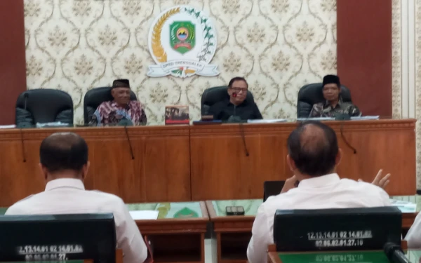 Pastikan Kesiapan Pilkades Juli 2025, Komisi I DPRD Trenggalek Panggil Dinas PMD