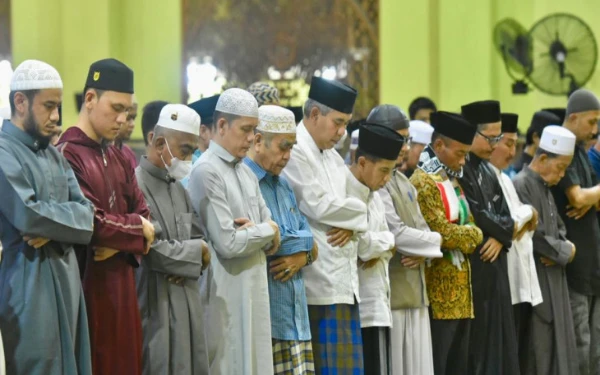 Thumbnail Berita - Tips Tetap Semangat Tarawih di Akhir Ramadhan