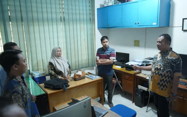 Thumbnail Tingkatkan Disiplin Dalam Bekerja, Wakil Bupati Asahan Sidak Ke Kantor Dinas Kominfo