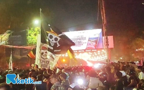 Thumbnail Bendera Bajak Laut Topi Jerami Berkibar di Rontek Gugah Sahur Pacitan