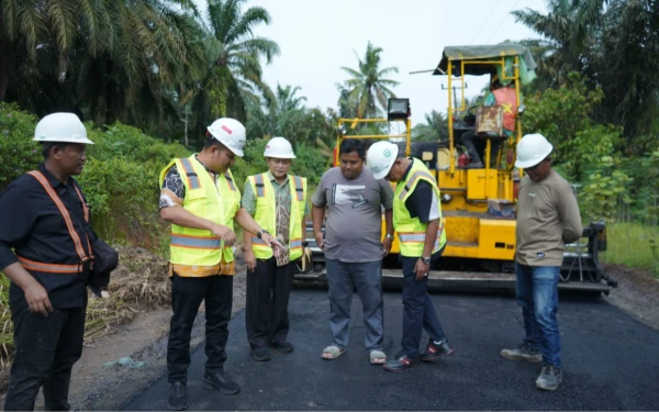 Thumbnail Berita - Tinjau Pelaksanaan Peningkatan Infrastruktur Jalan, Ini Pesan Wabup Asahan Rianto