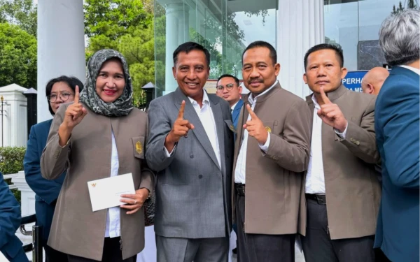 Thumbnail Berita - Rektor Unesa Apresiasi Langkah Presiden Prabowo Bahas Tantangan Dunia Pendidikan