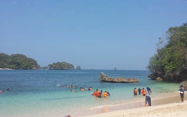 Thumbnail Dijamin Ciamik! Berikut 7 Pantai Eksotis di Sepanjang Jalur Lintas Selatan Kabupaten Malang