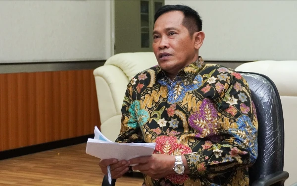 Thumbnail Korupsi Dana Hibah SMK Dinas Pendidikan Jatim, Kejati Periksa Mantan Pj Bupati Sidoarjo Hudiono