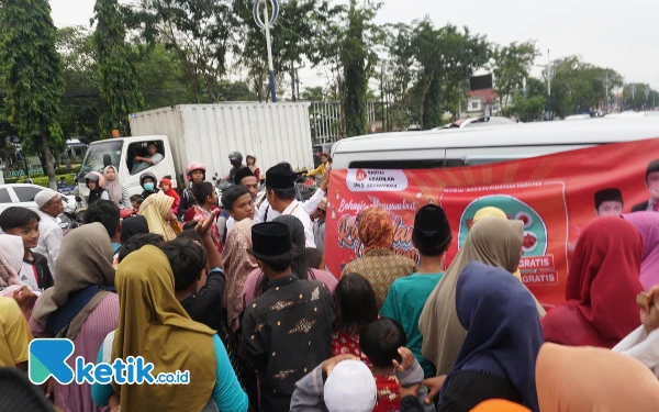 Thumbnail Berita - Fraksi PKS DPRD Sampang Bagikan 1.000 Paket Takjil Bergizi Gratis untuk Masyarakat, Ini Tujuannya