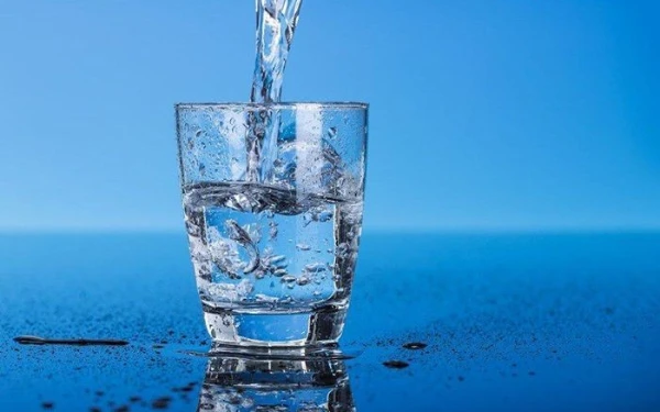 Thumbnail Memahami Kualitas Air Minum: Perbedaan Air Mineral dan Air Demineral