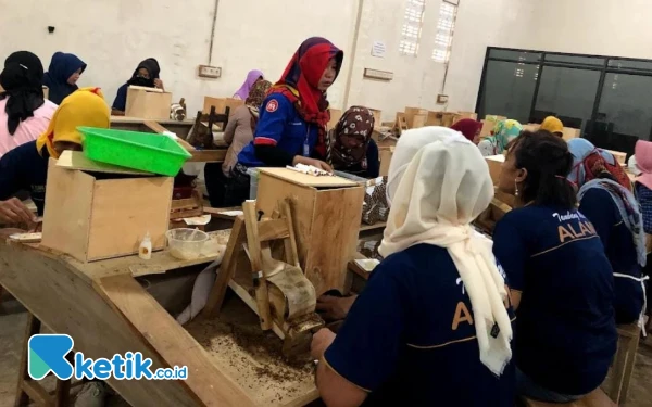 Thumbnail Berita - THR Tak Diberikan? Bos Bandel Siap-siap Kena Semprit Disdagnaker Pacitan