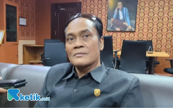 Thumbnail Berita - Alasan Pelayanan, Camat Kartoharjo dan Lurah se-Kecamatan Kartoharjo Mangkir dari Panggilan RDP