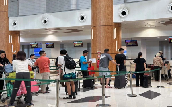 Thumbnail Berita - 112.640 Penumpang Tiba di Bandara Juanda, Mayoritas Pemudik