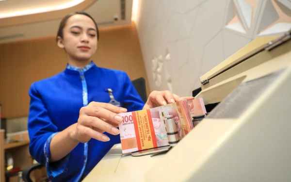 Thumbnail Berita - Rupiah Sentuh Rp16.600 per Dolar AS, BI Pastikan Ekonomi Indonesia Kuat