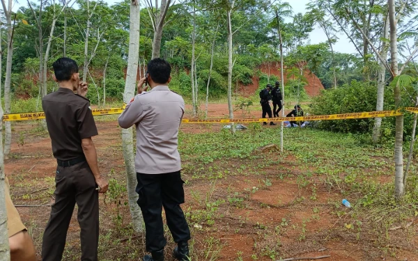 Thumbnail Berita - Belasan Kilogram Bubuk Obat Mercon Dimusnahkan Polres Pekalongan