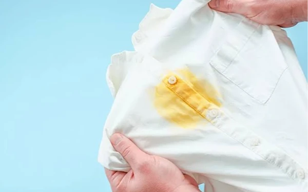 Thumbnail Perhatikan! Ini 5 Cara Menghilangkan Noda Kuning di Baju Putih