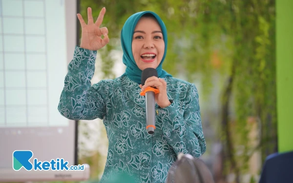 Thumbnail Berita - Mengenal dr Evariani, Istri Wali Kota Probolinggo yang Juga Anggota Dewan