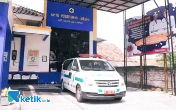 Thumbnail Berita - Kepala Puskesmas Torjun Bungkam Terkait Pasien Terlantar di IGD hingga Meninggal, Predikat UHC Sampang Dipertanyakan