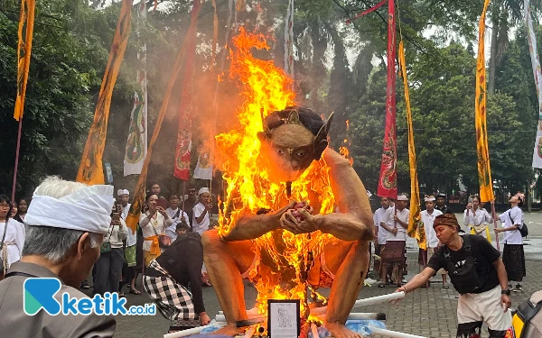 Thumbnail Berita - 4 Ogoh-Ogoh Ramaikan Tawur Agung Kesanga di Kota Malang