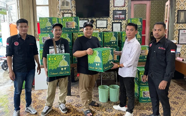 Thumbnail Berita - Berbagi Bingkisan Lebaran LKBH Pandawa Yogyakarta Berharap Bisa Bermanfaat Bagi Masyarakat