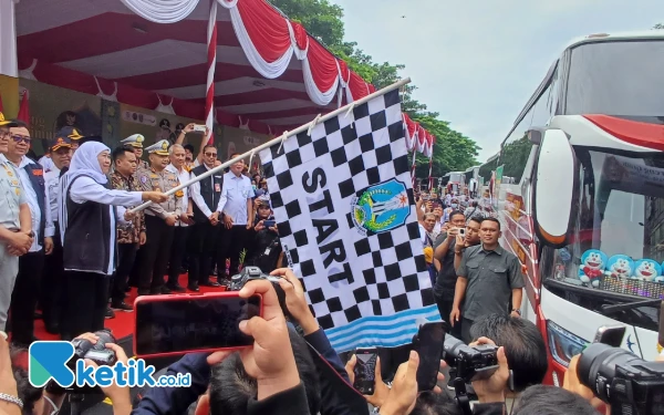 Thumbnail Pemprov Jatim Sediakan 102 Armada Bus, Gubernur Khofifah: Mudik Gratis Tak Kena Efisiensi