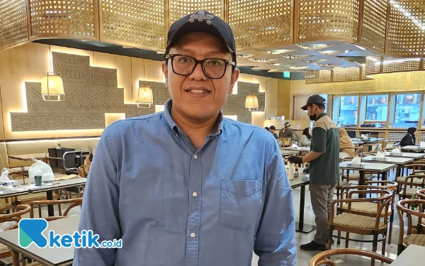 Thumbnail Berita - Mengenal Sosok di Balik Ramainya Damba Resto di Makkah, Tetap Buka saat Idul Fitri, Hadirkan Menu Spesial Opor Ayam