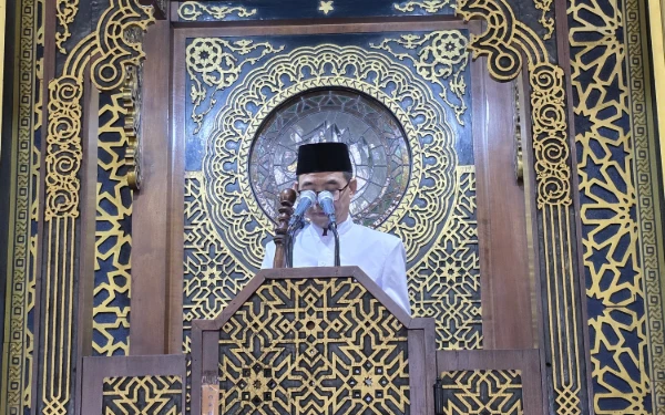 Thumbnail Akhmad Sruji Bachtiar Jadi Khatib Salat Id Masjid Nasional Al Akbar Surabaya, Ini Poin yang Disampaikan
