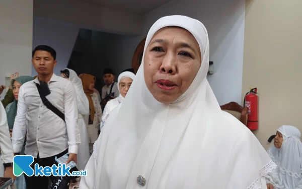 Thumbnail Kenangan Lebaran Masa Kecil, Lontong Kari dan Gule Jadi Favorit Gubernur Khofifah