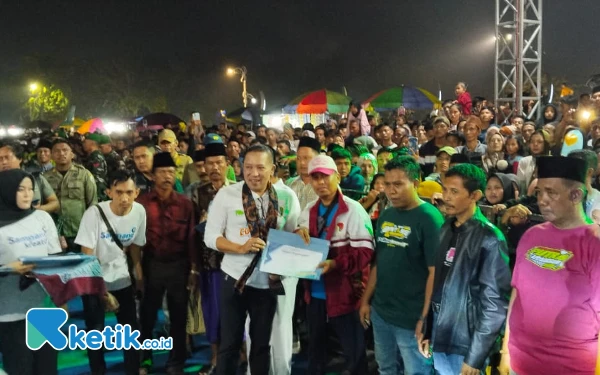 Thumbnail Berita - Lepas Peserta Parade Daul Combodug 2025, Bupati Sampang Ajak Masyarakat Lestarikan Budaya