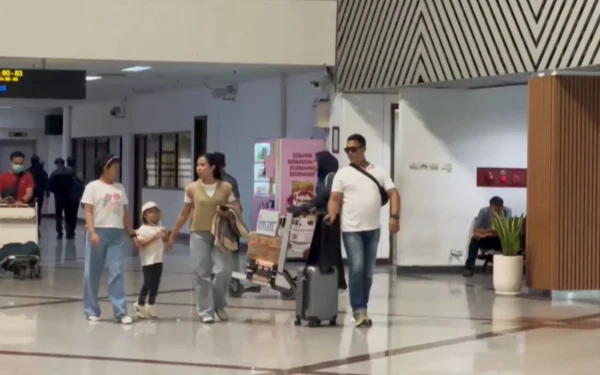 Thumbnail Berita - Hari Ini Puncak Arus Balik, 50.000 Penumpang Diprediksi Padati Bandara Juanda