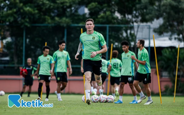 Thumbnail Berita - Libur Liga 1 Berakhir, Paul Munster Genjot Fisik Pemain Persebaya