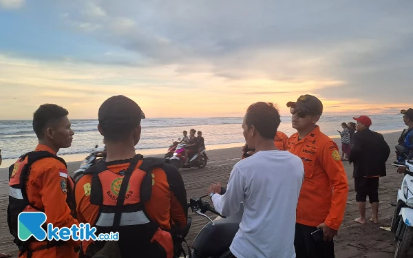 Thumbnail Berita - Petaka di Pantai Karangpakis Cilacap: 1 Remaja Hilang Terseret Ombak