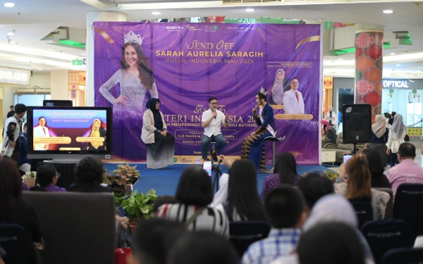 Puteri Indonesia Riau 2025 Sarah Aurelia Gelar Peringatan Bulan Peduli Autisme di Mal Ciputra Seraya