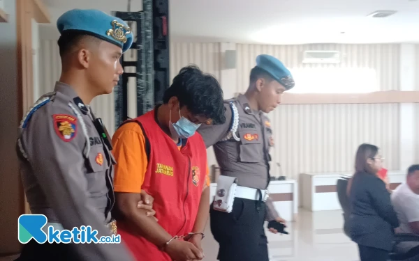 Thumbnail Berita - Anak Bunuh Ayah Kandung di Surabaya, Polisi: Pelaku Sakit Hati